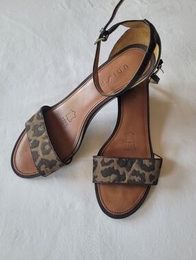 Unisa Wedge Leopard-Print Ankle-Strap Sandals in Brown and Black Size 9